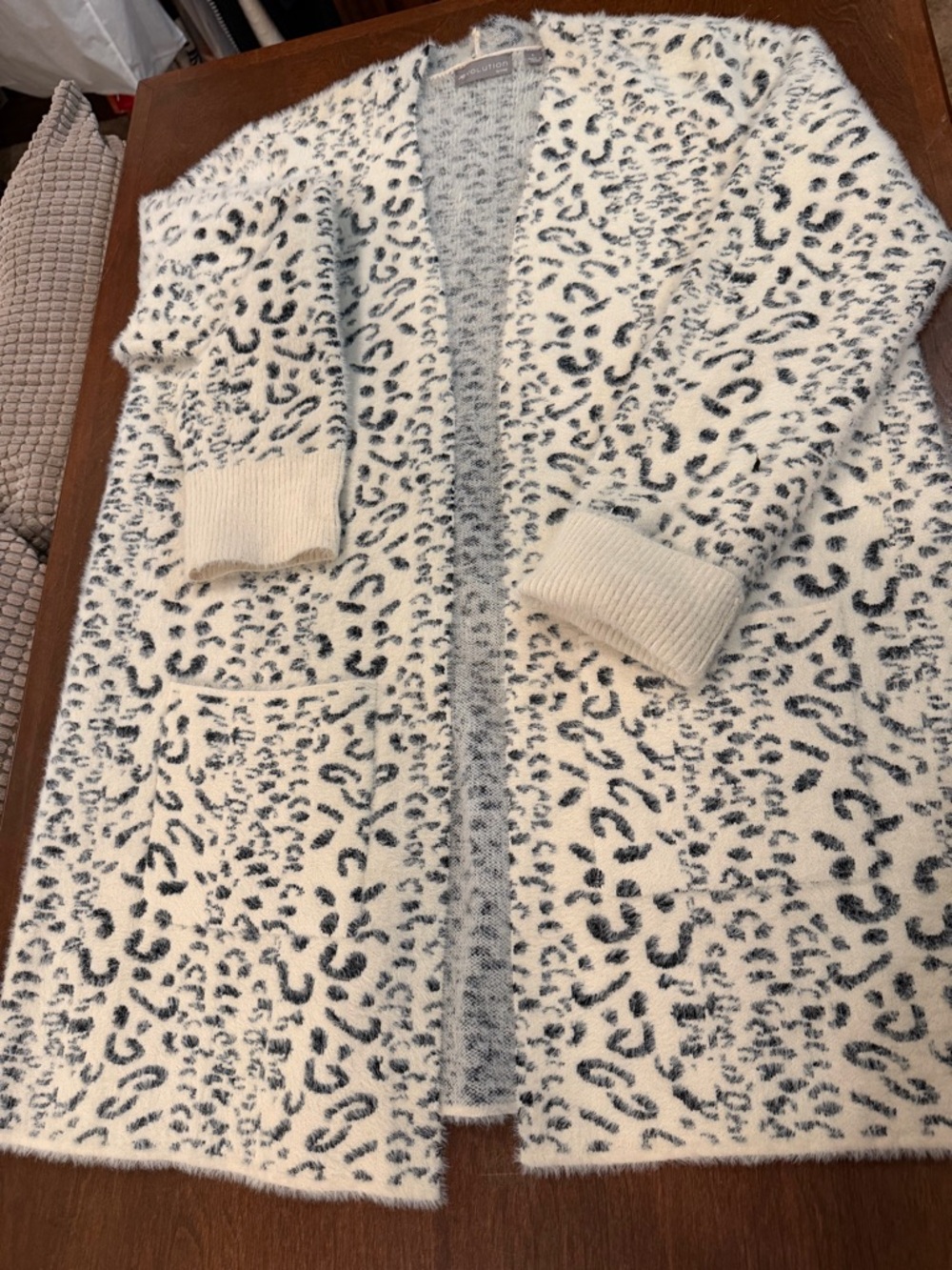 Women's Open Front Leopard Print Cardigan Sweater - Cream/Gray